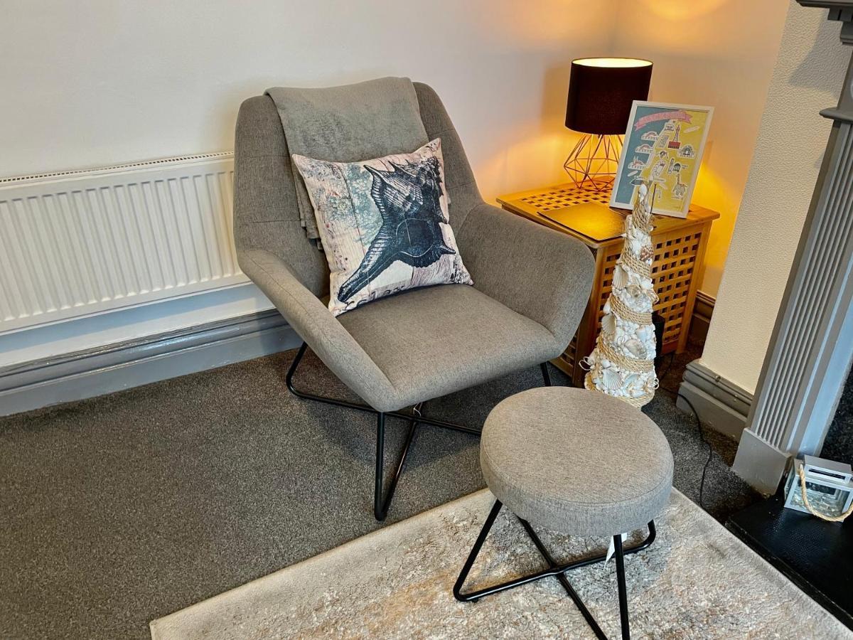 Entire Holiday Home In Blackpool With Free Parking And A Private Patio Garden מראה חיצוני תמונה