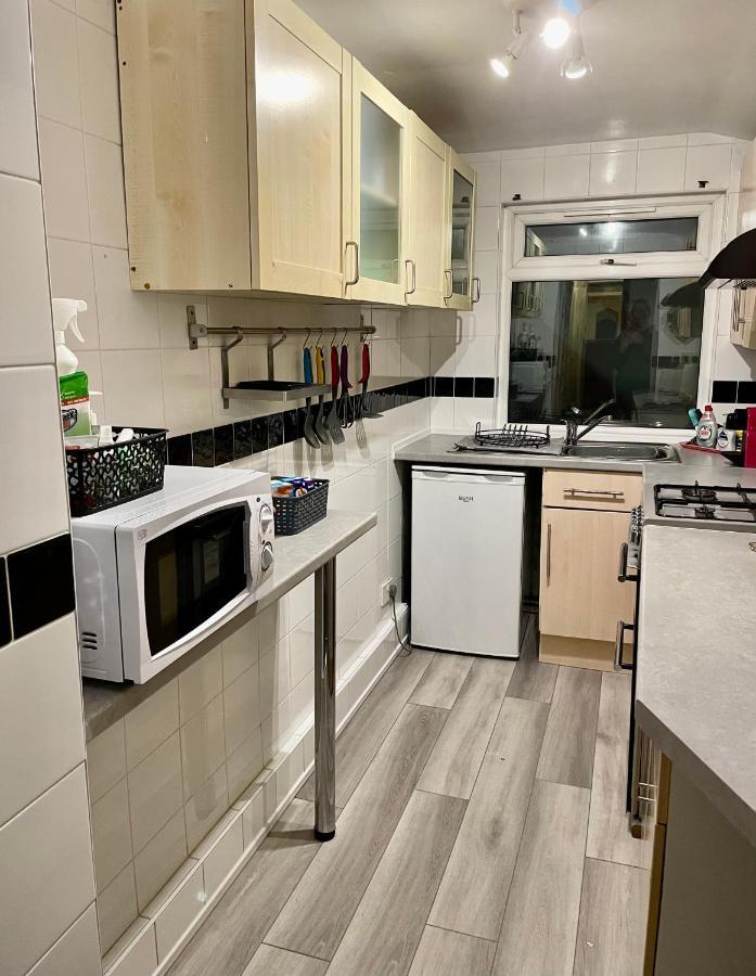 Entire Holiday Home In Blackpool With Free Parking And A Private Patio Garden מראה חיצוני תמונה