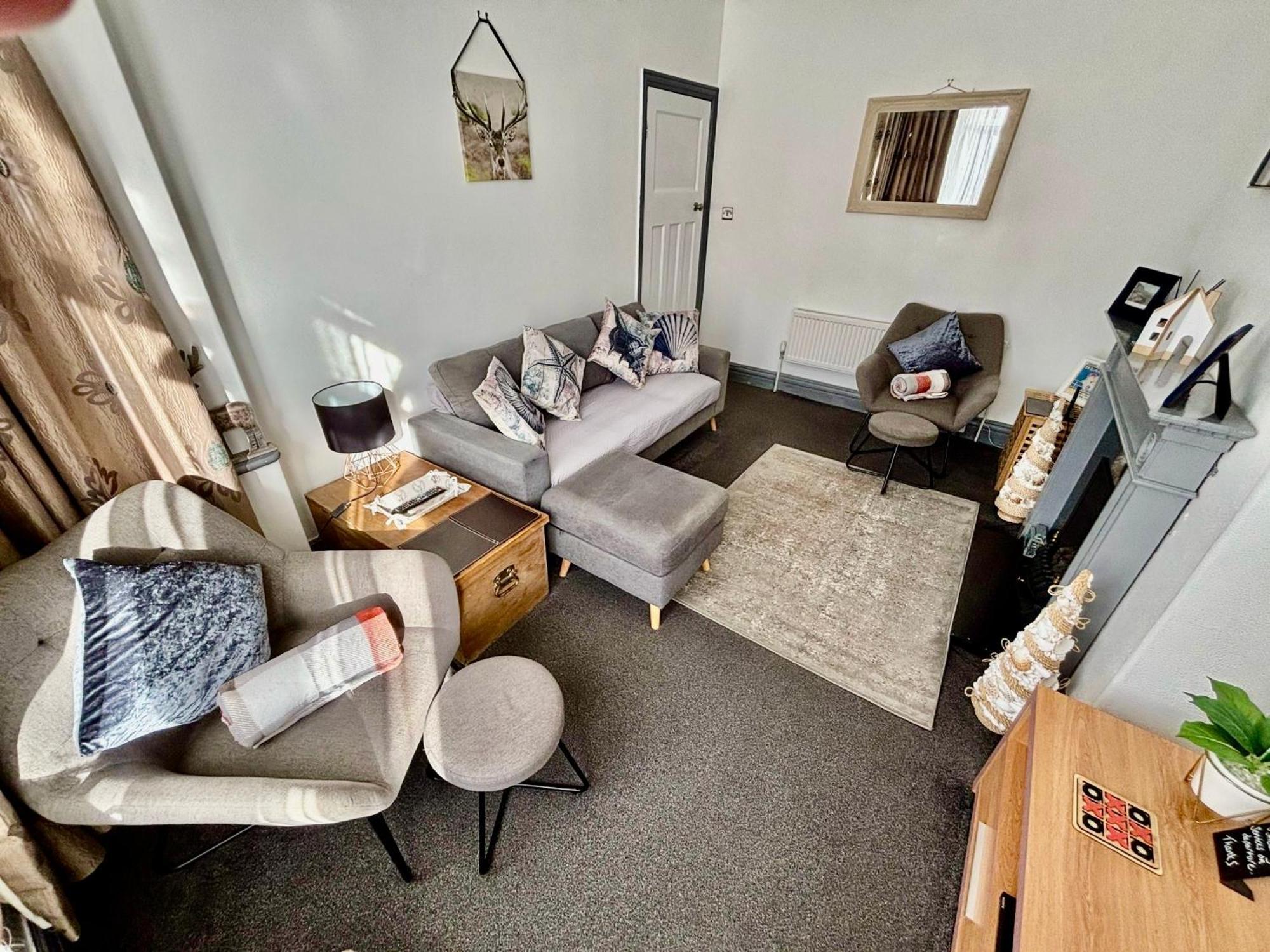 Entire Holiday Home In Blackpool With Free Parking And A Private Patio Garden מראה חיצוני תמונה